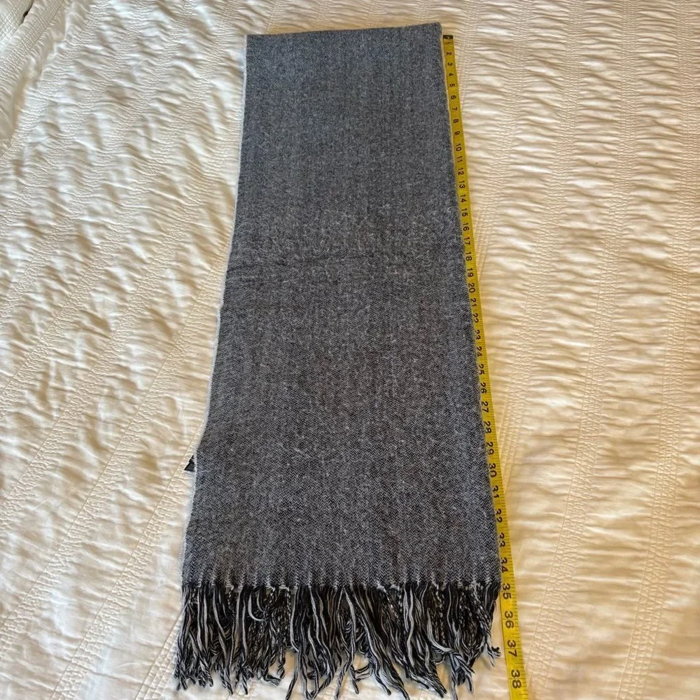 H&M Two-Tone Gray Fringed Knit Scarf